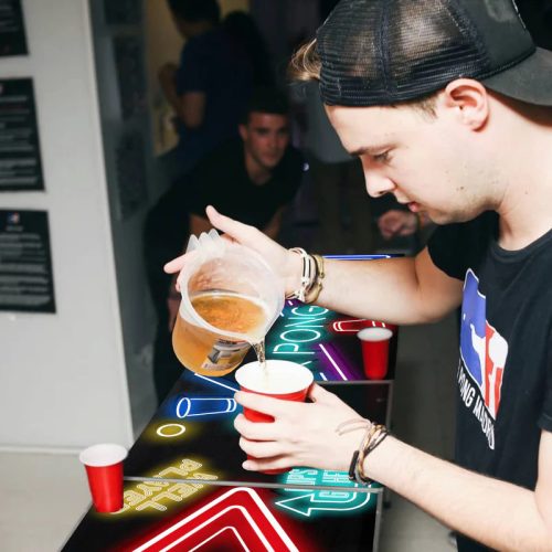 Világító sör pong asztal